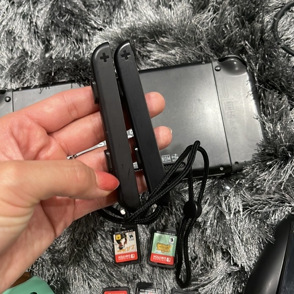 Nintendo Switch 1st model with vans & accessories - Picture 5 of 14